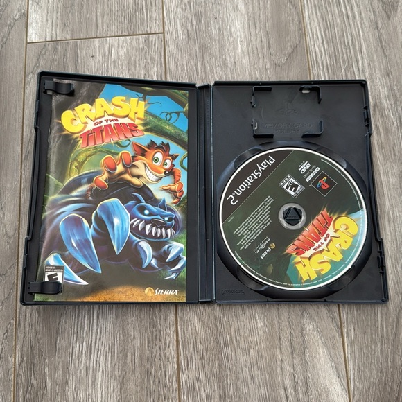 Crash Of The Titans Playstation 2 video game - Picture 2 of 2